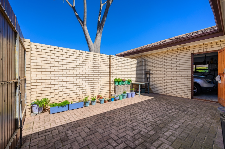 3 Bedroom Property for Sale in Summerstrand Eastern Cape